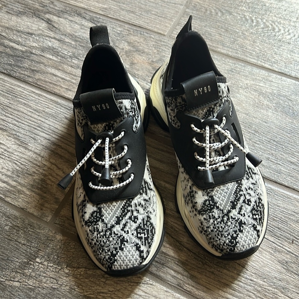 Steve Madden Myles shoe